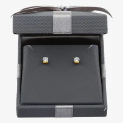 ( G/SI1-SI2 ) 3/8 CT. T.W. Lab-Grown Diamond 10K Gold Round Stud Earrings