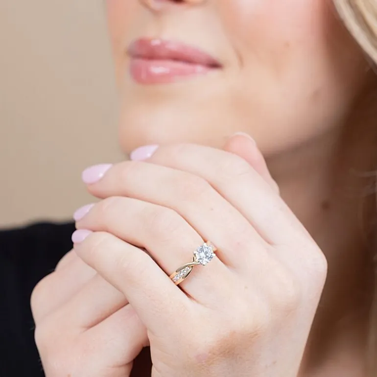 (G / Si2) Womens 1 1/3 CT. T.W. Lab Grown White Diamond 10K Gold Round Side Stone Engagement Ring