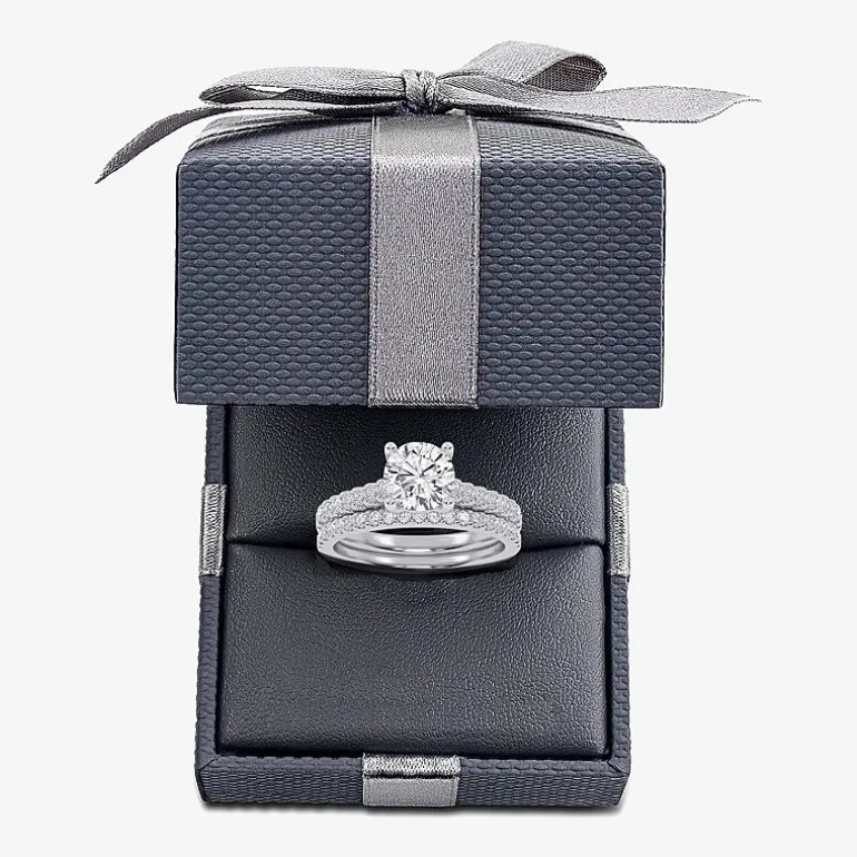 (H-I / Si2-I1) Womens 1 1/2 CT. T.W. Lab Grown White Diamond 10K or 14K Gold Round Side Stone Bridal Set