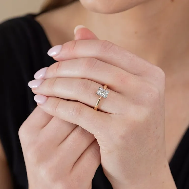 (H-I / SI2) Womens 1 1/2 CT. Lab-Grown White Diamond in 14K Gold Emerald Solitaire Engagement Ring