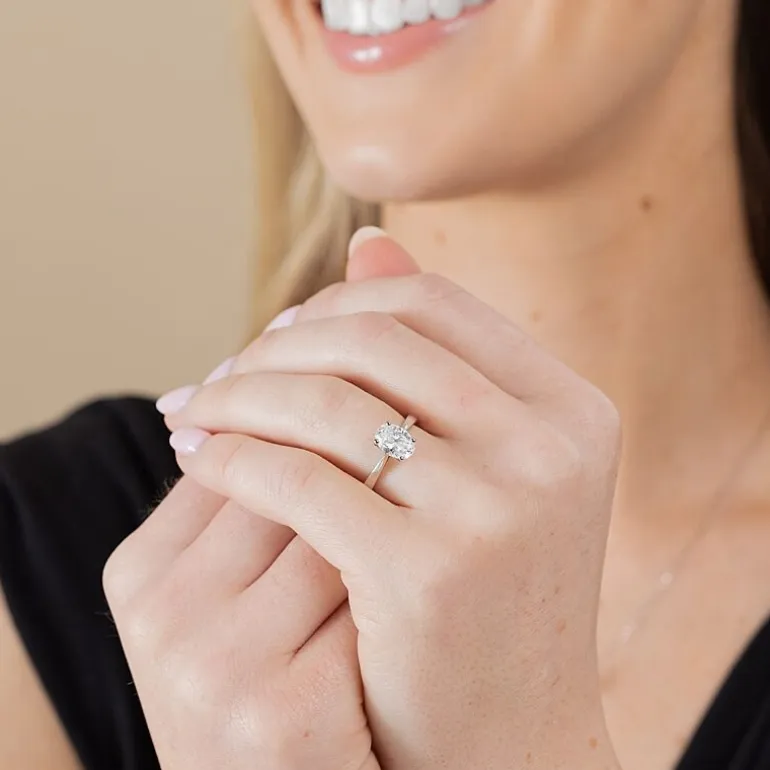 (H-I / SI2) Womens 1 1/2 CT. Lab-Grown White Diamond in 14K Gold Oval Solitaire Engagement Ring