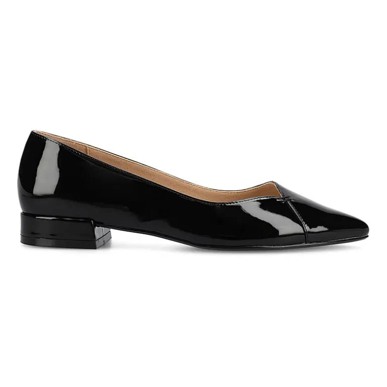 Journee Collection Carmin Womens Pointed Closed Toe Ballet Flats