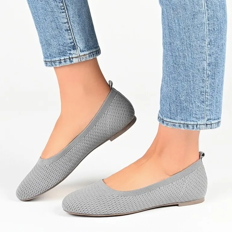 Journee Collection Maryann Womens Round Closed Toe Ballet Flats
