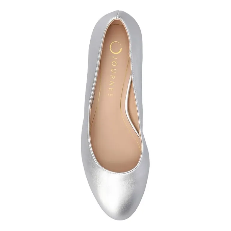 Journee Collection Saarii Womens Round Closed Toe Block Heel Pumps