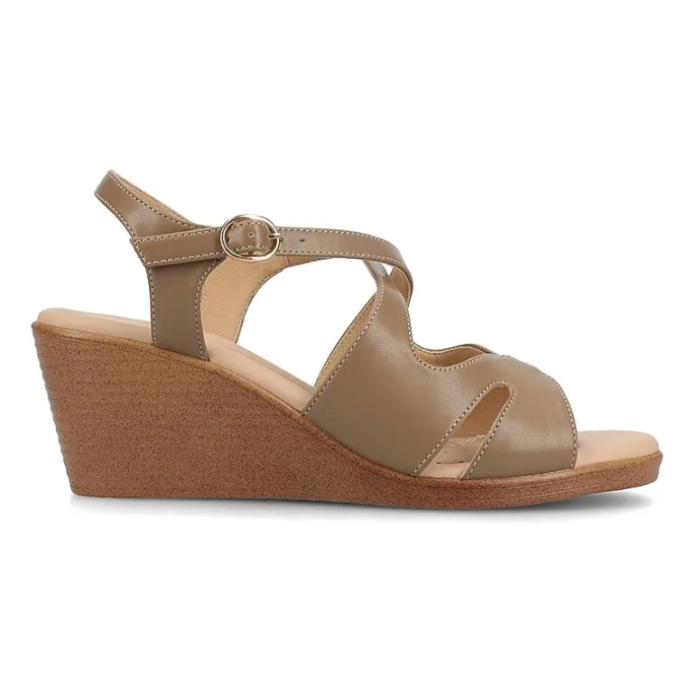 Journee Collection Womens Kedzieii Wedge Sandals