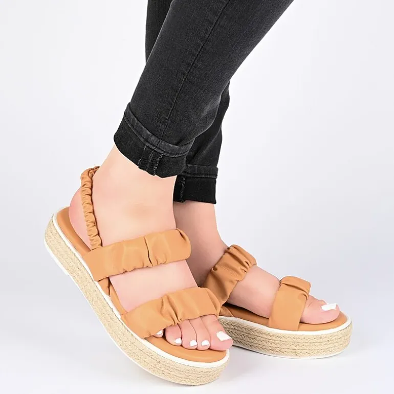 Journee Collection Womens Knowles Heeled Sandals