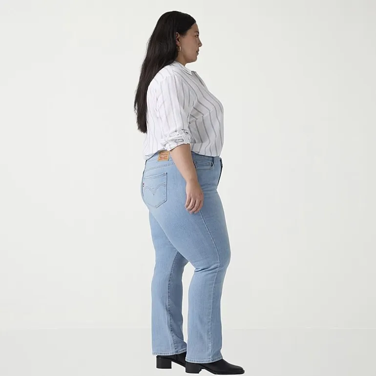 Levi's® Womens Plus Classic Straight Jean