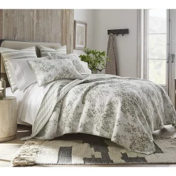 Linden Street Haven Toile Quilt