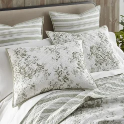 Linden Street Haven Toile Quilt