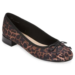 Liz Claiborne Cecil Womens Round Closed Toe Ballet Flats