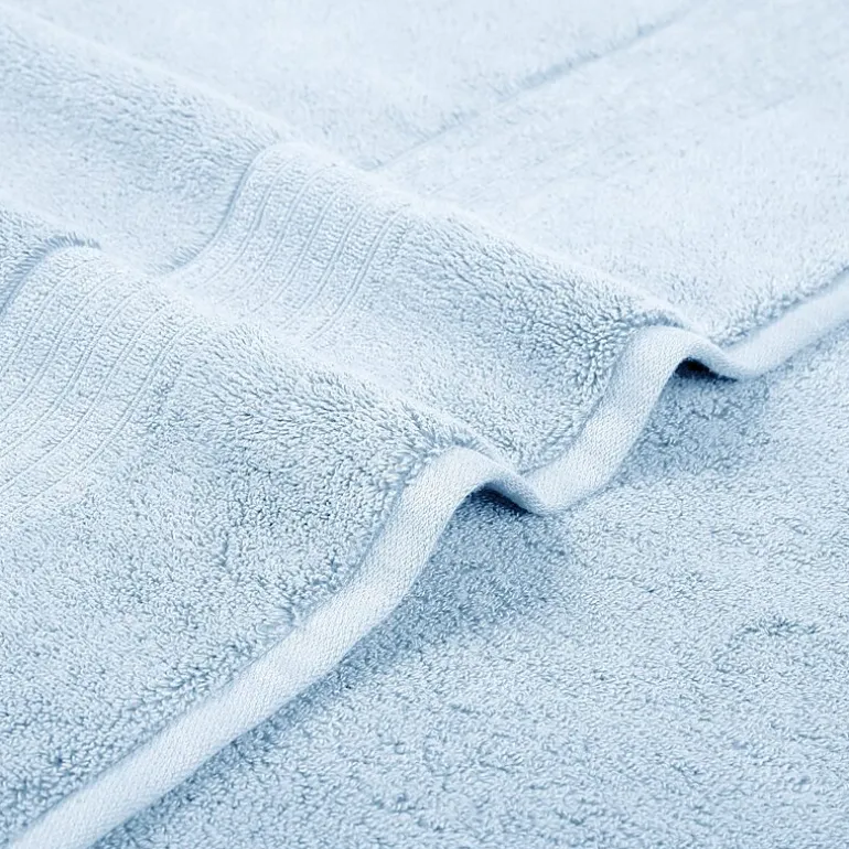 Liz Claiborne Signature Plush Bath Towel