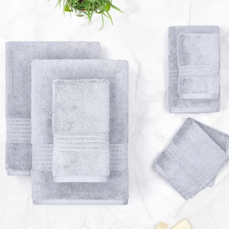 Liz Claiborne Signature Plush Bath Towel