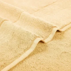Liz Claiborne Signature Plush Bath Towel