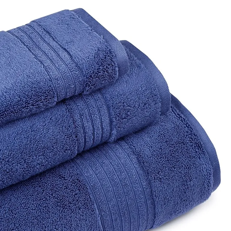 Liz Claiborne Signature Plush Bath Towel