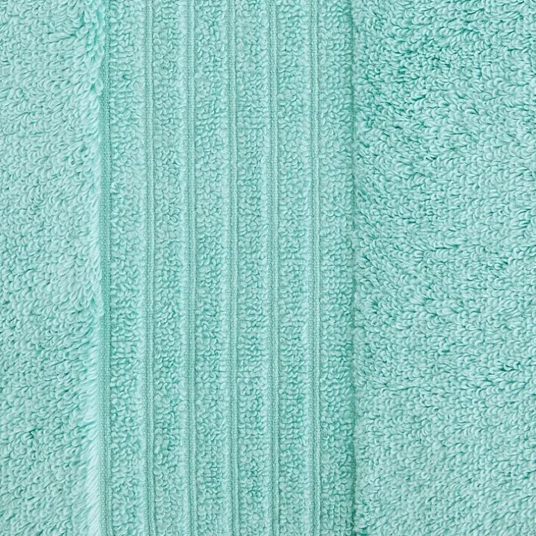 Liz Claiborne Signature Plush Bath Towel