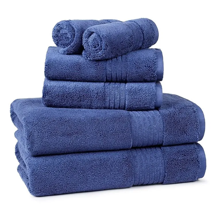 Liz Claiborne Signature Plush Bath Towel