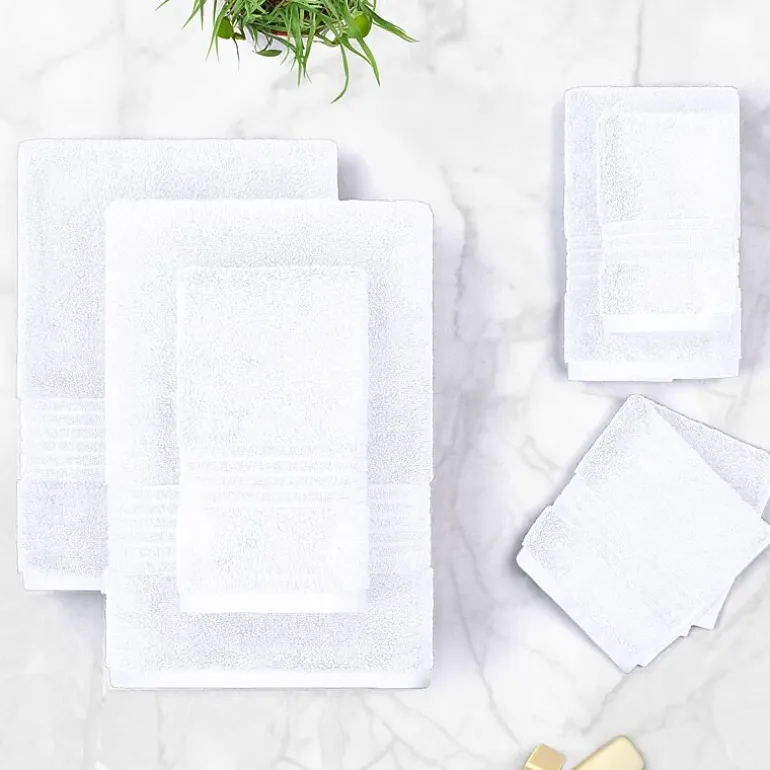 Liz Claiborne Signature Plush Bath Towel