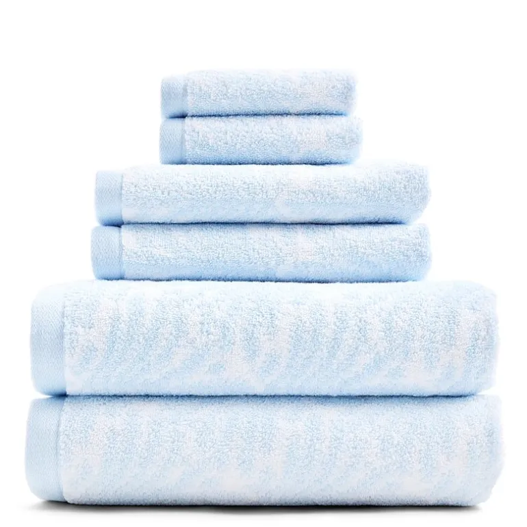 Liz Claiborne Signature Sprigs Plush Bath Towel