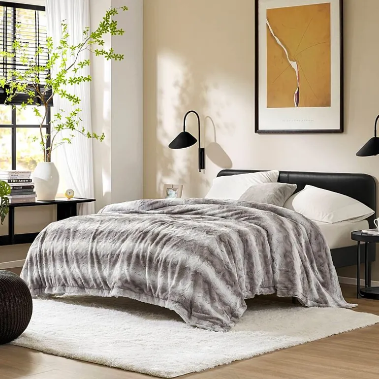 Madison Park Marselle Faux Fur Blanket