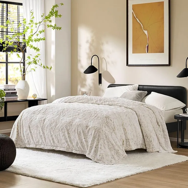 Madison Park Marselle Faux Fur Blanket