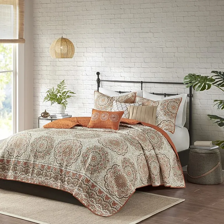 Madison Park Moraga 6-Pc Reversible Quilt Set With Throw Pillows