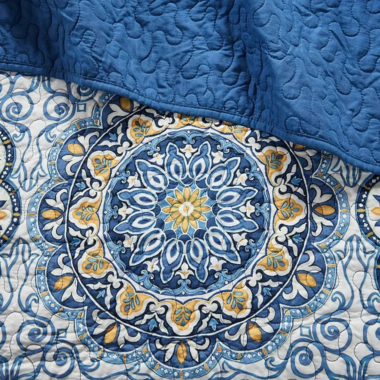 Madison Park Moraga 6-Pc Reversible Quilt Set With Throw Pillows