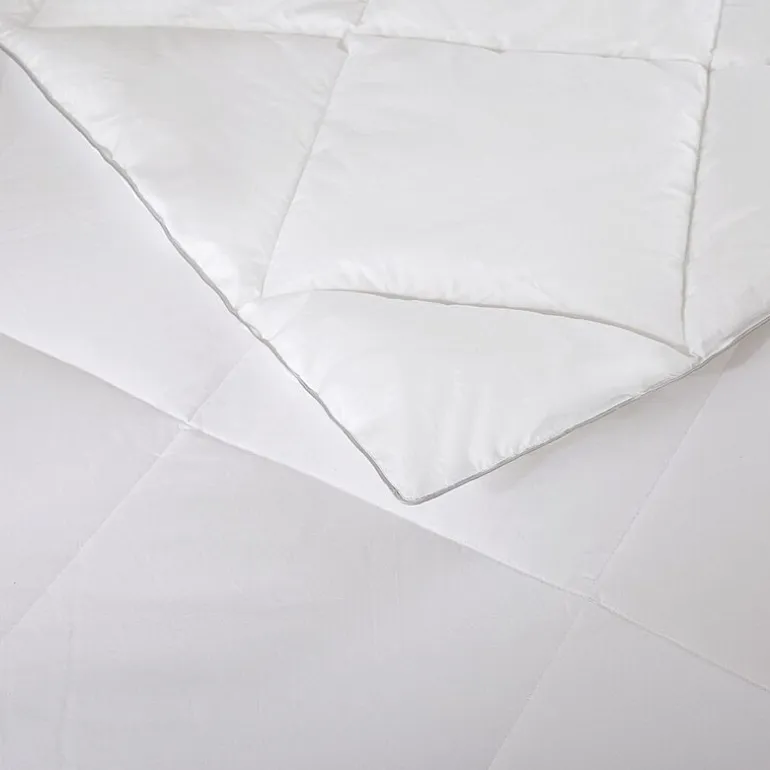 Madison Park Signature 1000tc Cotton Blend Midweight Down Alternative Comforter