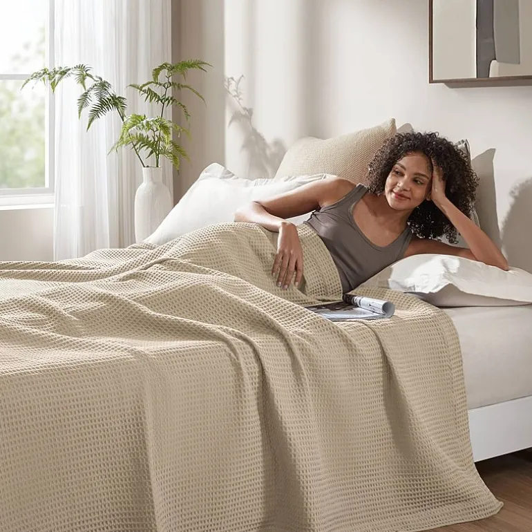 Madison Park Waffle Weave Cotton Lightweight Blanket