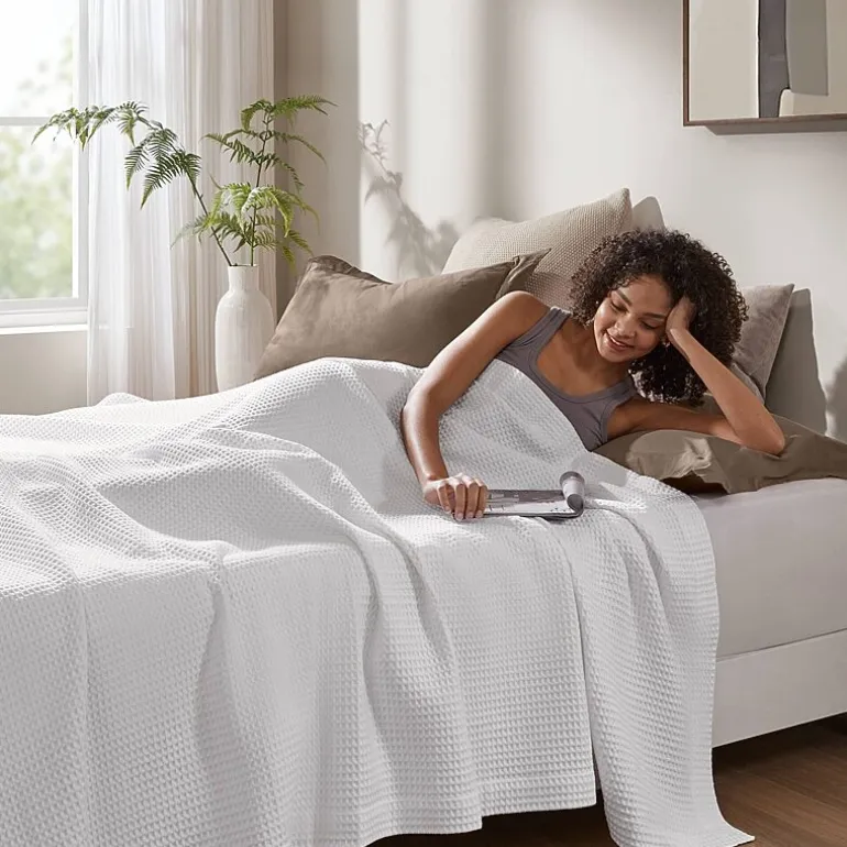 Madison Park Waffle Weave Cotton Lightweight Blanket