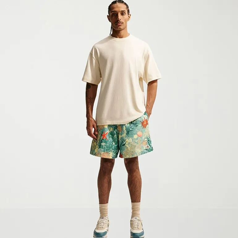 Nike Flow Mens 6" Mid Rise Workout Shorts