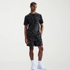 Nike Form Mens 7" Mid Rise Quick Dry Workout Shorts