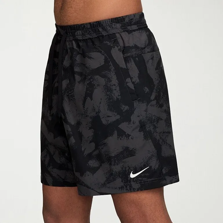 Nike Form Mens 7" Mid Rise Quick Dry Workout Shorts