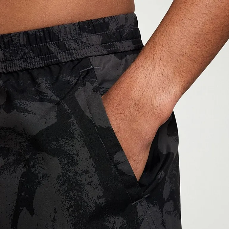Nike Form Mens 7" Mid Rise Quick Dry Workout Shorts