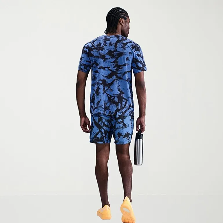Nike Form Mens 7" Mid Rise Quick Dry Workout Shorts