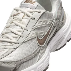 NIKE INITIATOR