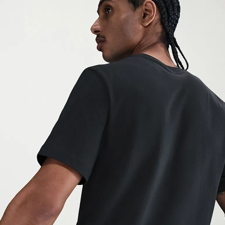 Nike Mens Crew Neck Short Sleeve Classic Fit Graphic T-Shirt