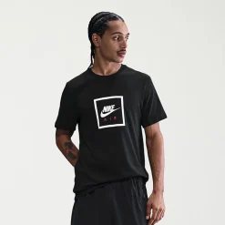 Nike Mens Crew Neck Short Sleeve Classic Fit Graphic T-Shirt