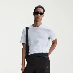 Nike Mens Crew Neck Short Sleeve Embroidered Active T-Shirt