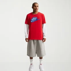 Nike Mens Crew Neck Short Sleeve Classic Fit Graphic T-Shirt