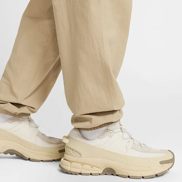 Nike Mens Cuffed Mid Rise Relaxed Fit Active Cargo Pant