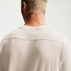 Nike Mens Round Neck Short Sleeve Classic Fit Graphic T-Shirt