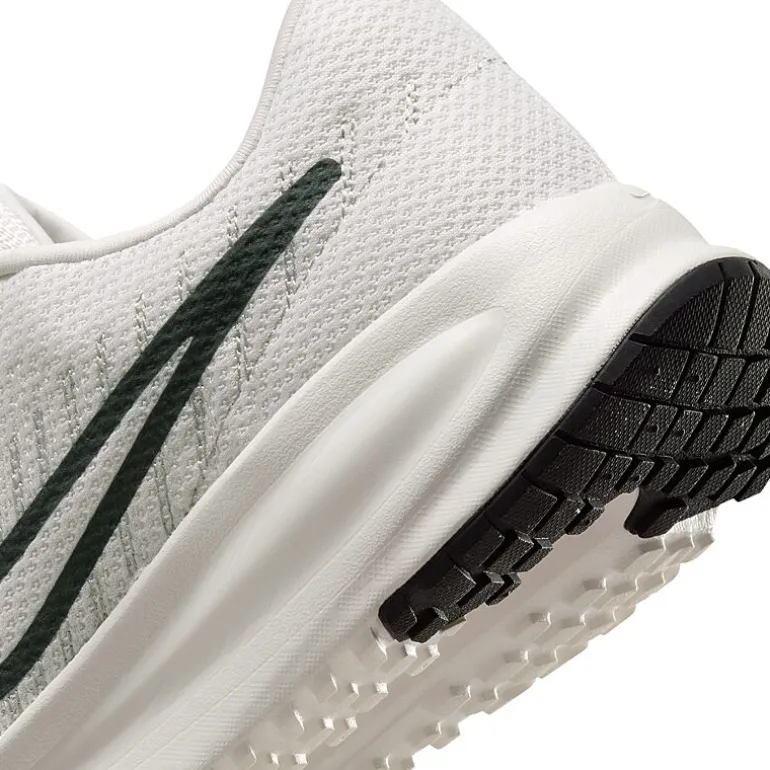 Nike Run Defy Mens Running Shoes