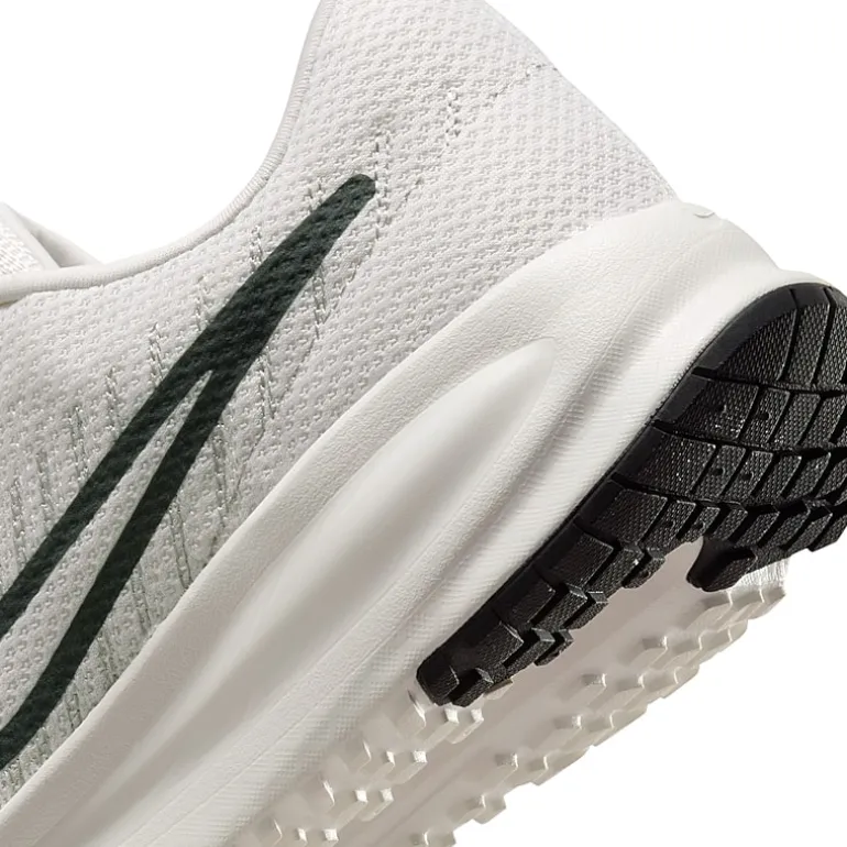 Nike Run Defy Mens Running Shoes