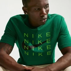 Nike Swoosh Mens Crew Neck Short Sleeve Classic Fit Graphic T-Shirt