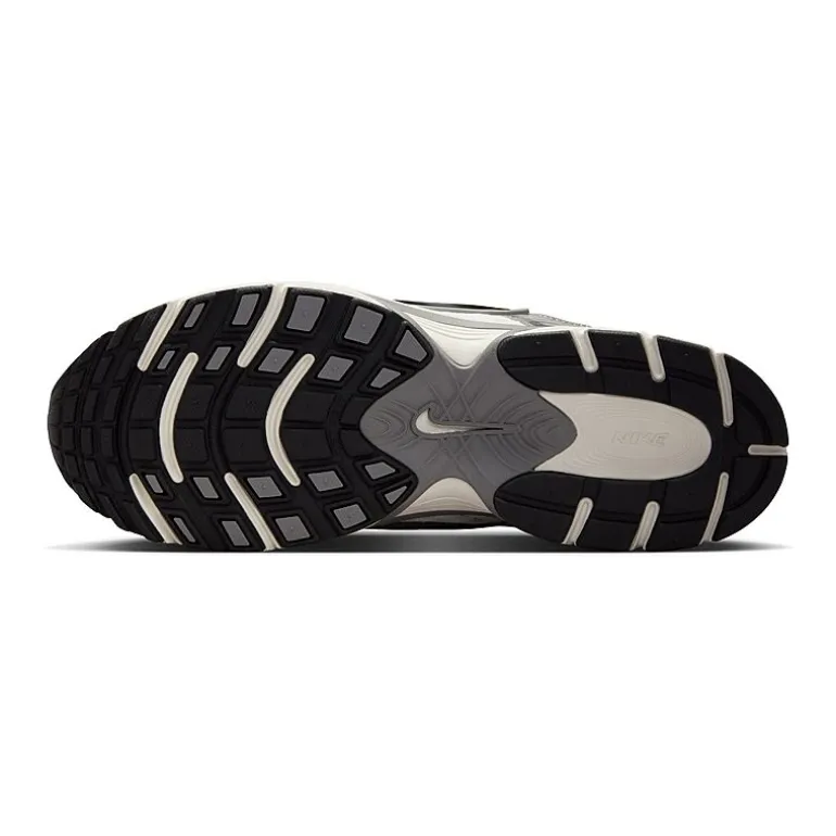 Nike V5 RNR Mens Sneakers