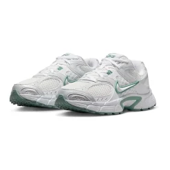Nike V5 RNR Womens Sneakers