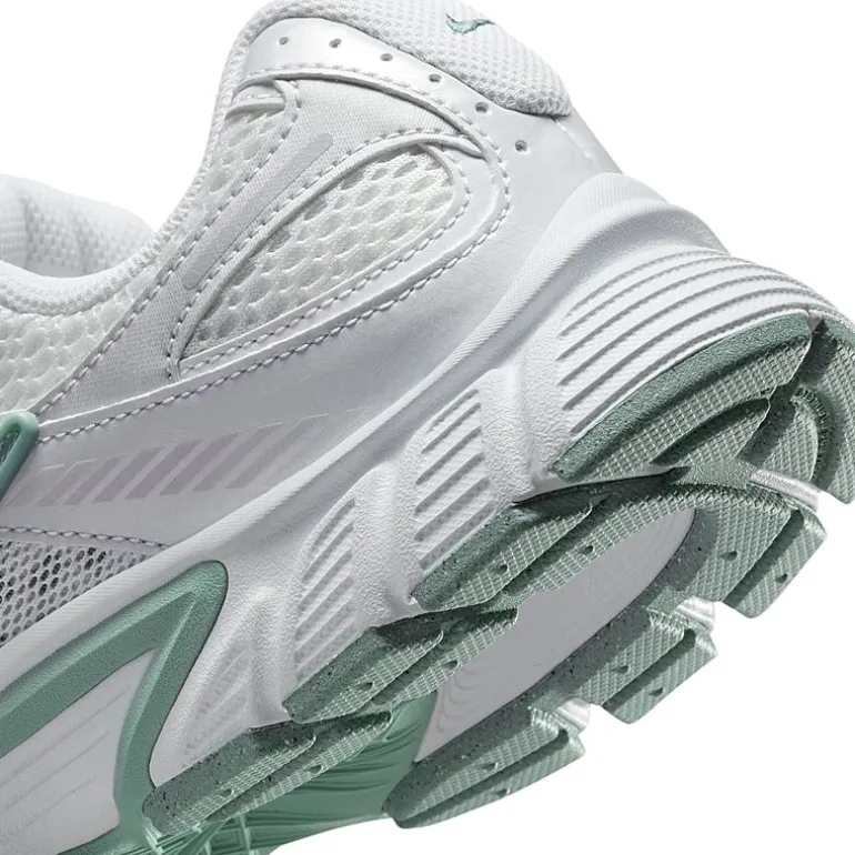 Nike V5 RNR Womens Sneakers
