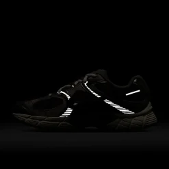 Nike V5 RNR Womens Sneakers
