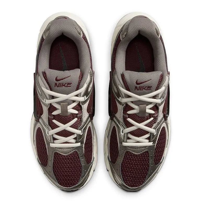 Nike V5 RNR Womens Sneakers