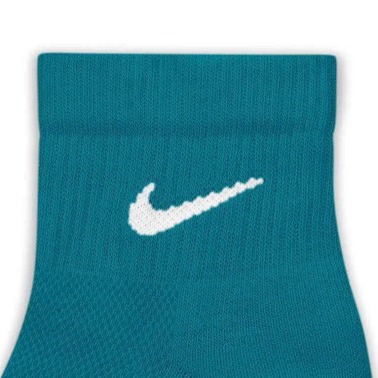Nike Womens 6 Pair Quarter Ankle Socks